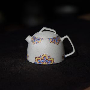Hu Dundun · White Duan Ni with Baoxiang Flower